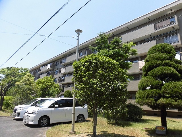 高槻市登町高槻下田部住宅A32棟の画像