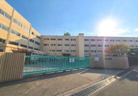 冠中学校