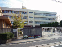 西陵中学校
