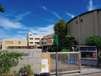 春日小学校