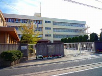 西陵中学校